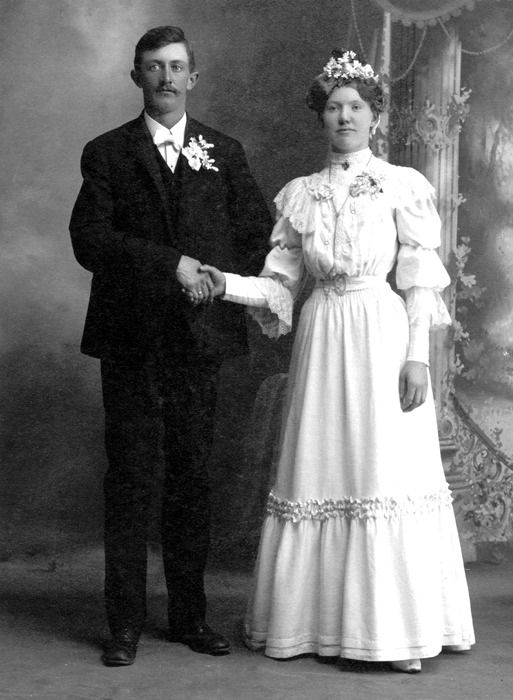 Henry & Anna (Lorenzen) Ehrichs - Flandreau, South Dakota