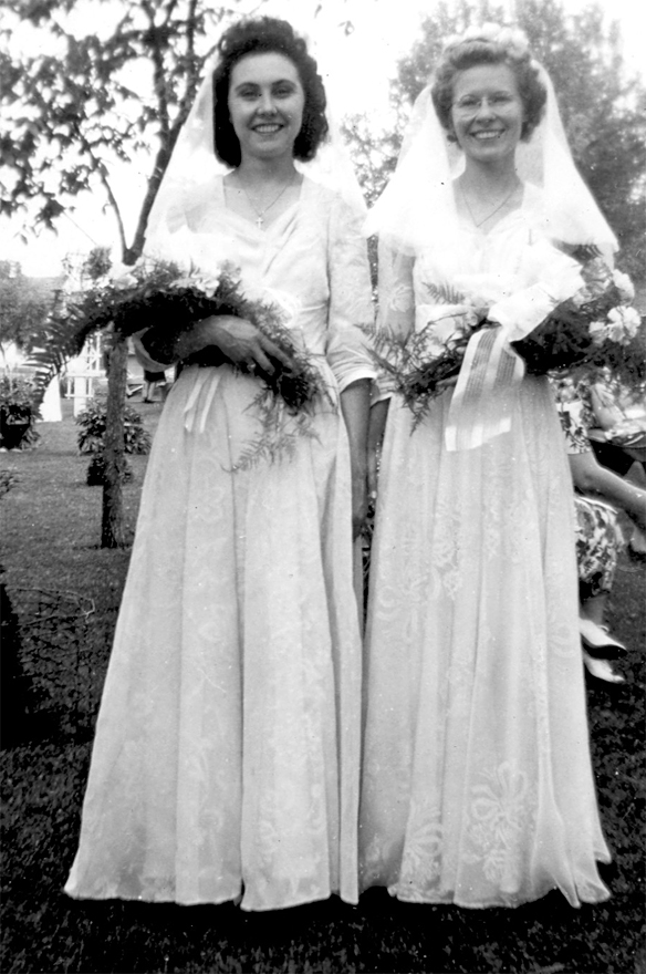 Virginia Greteman & Duetta Swtizer - bridesmaids for Dorothy Kusel May ...